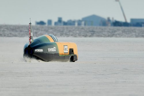 JCB Hydromax Sets New Land Speed Record Of 406 MPH