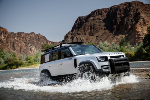 Land Rover, Rover, Land Rover Delays Electric Defender Because The Gas One Won’t Stop Selling