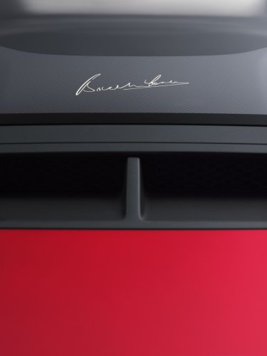 McLaren’s First Manual Supercar In 34 Years Isn’t Faking It Like Ferrari