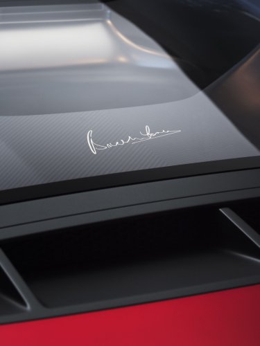 McLaren’s First Manual Supercar In 34 Years Isn’t Faking It Like Ferrari