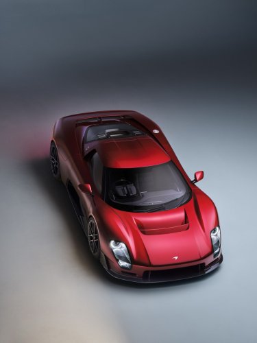 McLaren’s First Manual Supercar In 34 Years Isn’t Faking It Like Ferrari