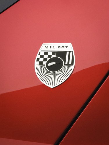 McLaren’s First Manual Supercar In 34 Years Isn’t Faking It Like Ferrari