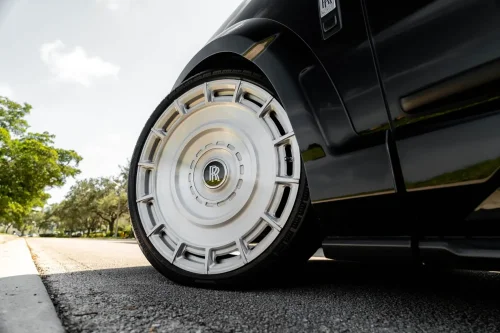 This 240-Mile Rolls-Royce Cullinan Drew $555,551 And Still Went Home Unsold