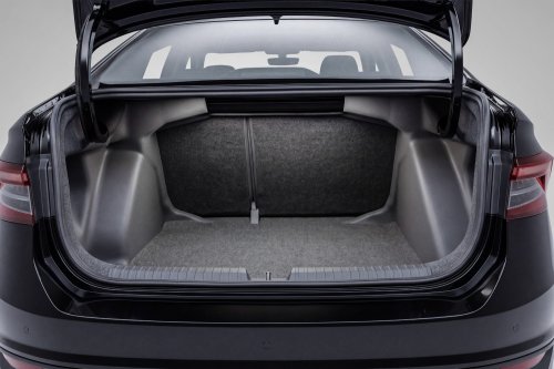 Skoda’s Facelifted Slavia Embraces AI And Modern Features