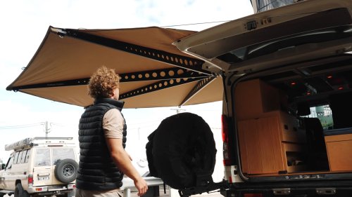 This Monster Toyota HiAce 4×4 Camper Out-Clears A Land Cruiser