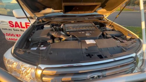 He Drove His Land Cruiser V8 To 999,999 Km, Then Left The Last One To The Next Buyer