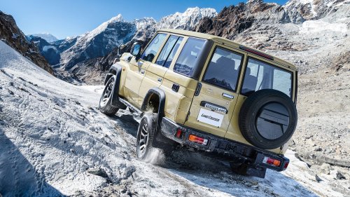 There’s A Reason Why Japan’s Land Cruiser 70 Covers Up Its Taillights