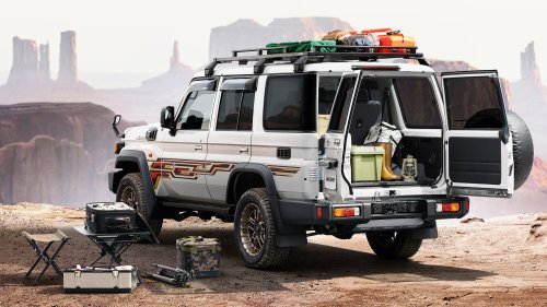 There’s A Reason Why Japan’s Land Cruiser 70 Covers Up Its Taillights