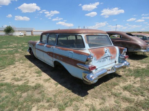 300 Classic Cars Are Going To Auction, Some Starting At Just 50 Cents