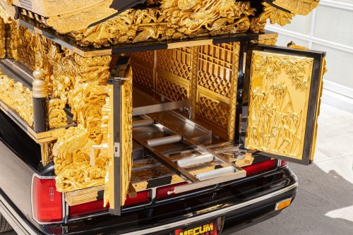 We Bet You’ve Never Seen A Lincoln Town Car Like This Before
