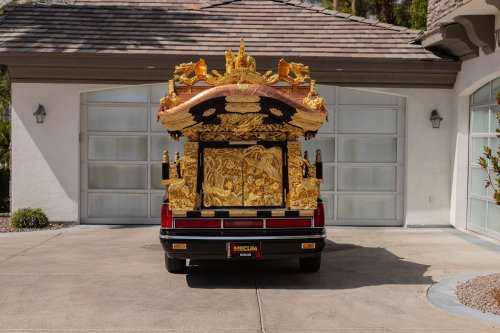 We Bet You’ve Never Seen A Lincoln Town Car Like This Before
