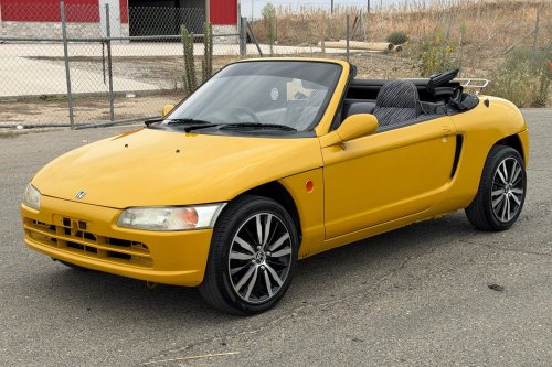The Honda Beat Is A Pocket-Sized NSX That Screams To 8,500 RPM