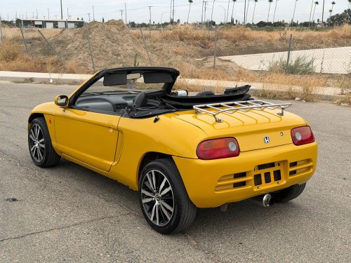 The Honda Beat Is A Pocket-Sized NSX That Screams To 8,500 RPM