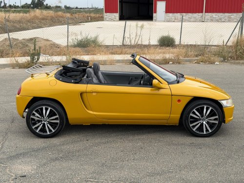 The Honda Beat Is A Pocket-Sized NSX That Screams To 8,500 RPM