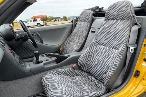 The Honda Beat Is A Pocket-Sized NSX That Screams To 8,500 RPM