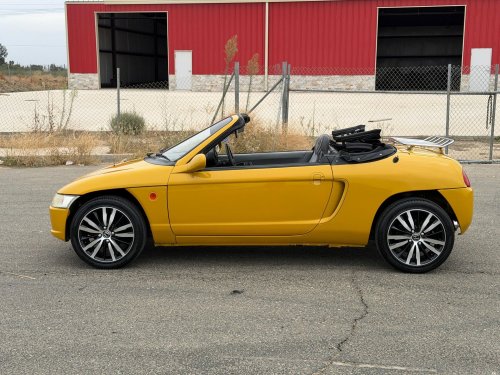 The Honda Beat Is A Pocket-Sized NSX That Screams To 8,500 RPM