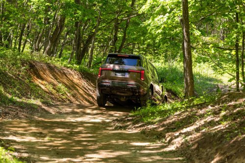 Mitsubishi’s New Pajero Undercuts The Toyota Land Cruiser By Thousands