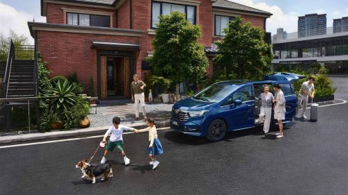 13-Year-Old Honda Odyssey Gains New Screen, Massage Seats, And A Much Lower Price