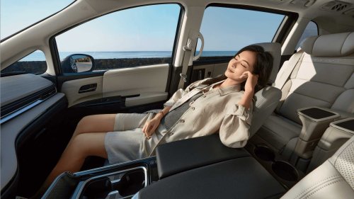13-Year-Old Honda Odyssey Gains New Screen, Massage Seats, And A Much Lower Price