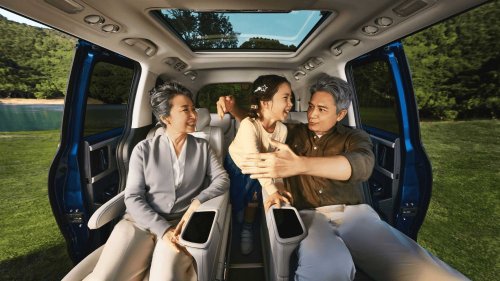 13-Year-Old Honda Odyssey Gains New Screen, Massage Seats, And A Much Lower Price
