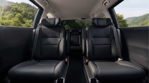 13-Year-Old Honda Odyssey Gains New Screen, Massage Seats, And A Much Lower Price