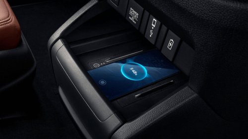 13-Year-Old Honda Odyssey Gains New Screen, Massage Seats, And A Much Lower Price