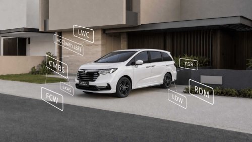 13-Year-Old Honda Odyssey Gains New Screen, Massage Seats, And A Much Lower Price