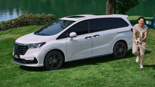 13-Year-Old Honda Odyssey Gains New Screen, Massage Seats, And A Much Lower Price