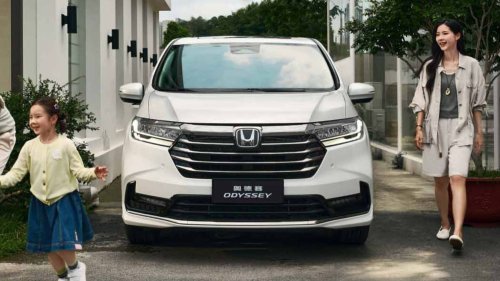 13-Year-Old Honda Odyssey Gains New Screen, Massage Seats, And A Much Lower Price