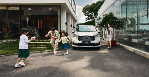 13-Year-Old Honda Odyssey Gains New Screen, Massage Seats, And A Much Lower Price