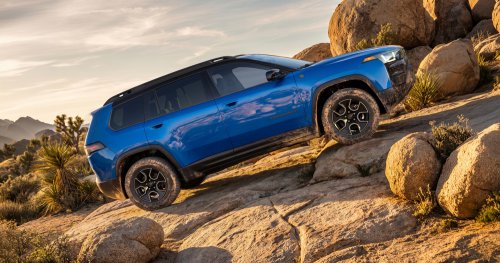 2027 Jeep Cherokee Trailhawk Debuts With A Lift And Real Off-Road Capability