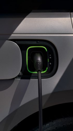 The Range Rover Sport Electric Is As Quick As The V8 And Looks The Same