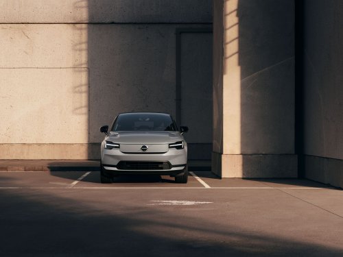 Volvo’s Decade-Old XC40 Refuses To Die, Gains Design And Tech Updates