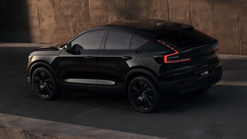 Volvo’s Decade-Old XC40 Refuses To Die, Gains Design And Tech Updates
