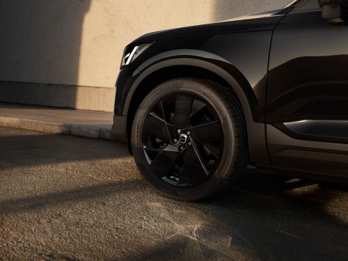 Volvo’s Decade-Old XC40 Refuses To Die, Gains Design And Tech Updates