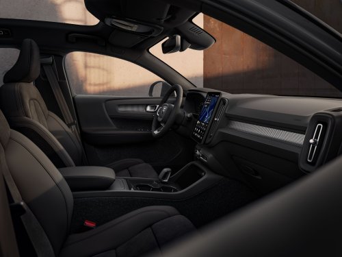 Volvo’s Decade-Old XC40 Refuses To Die, Gains Design And Tech Updates