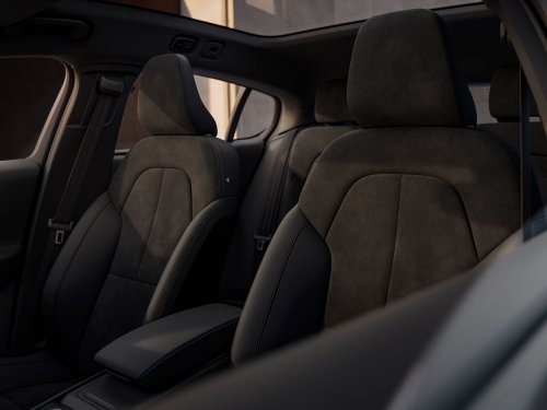Volvo’s Decade-Old XC40 Refuses To Die, Gains Design And Tech Updates