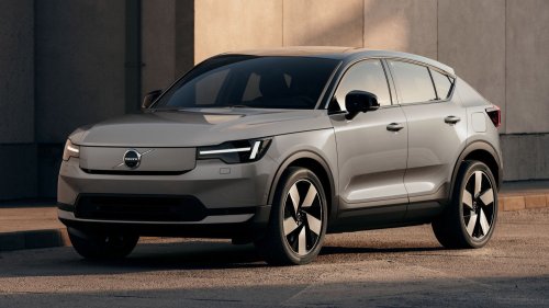 Volvo’s Decade-Old XC40 Refuses To Die, Gains Design And Tech Updates