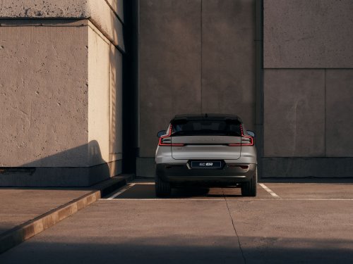 Volvo’s Decade-Old XC40 Refuses To Die, Gains Design And Tech Updates