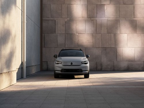Volvo’s Decade-Old XC40 Refuses To Die, Gains Design And Tech Updates