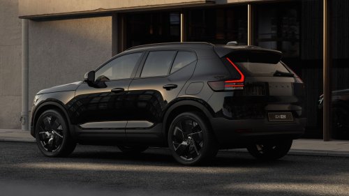 Volvo’s Decade-Old XC40 Refuses To Die, Gains Design And Tech Updates