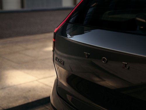 Volvo’s Decade-Old XC40 Refuses To Die, Gains Design And Tech Updates