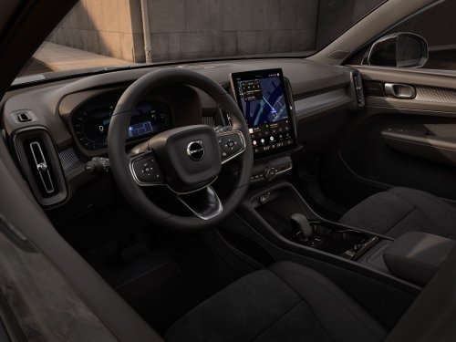 Volvo’s Decade-Old XC40 Refuses To Die, Gains Design And Tech Updates