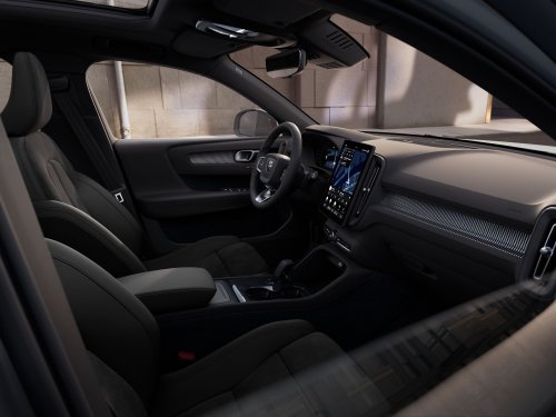 Volvo’s Decade-Old XC40 Refuses To Die, Gains Design And Tech Updates