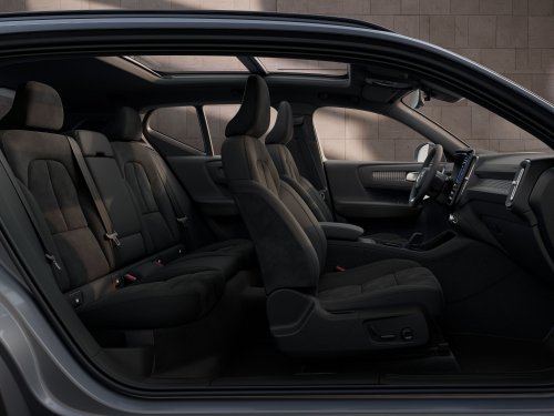 Volvo’s Decade-Old XC40 Refuses To Die, Gains Design And Tech Updates