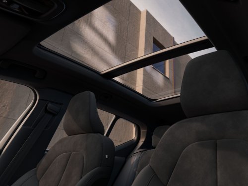 Volvo’s Decade-Old XC40 Refuses To Die, Gains Design And Tech Updates