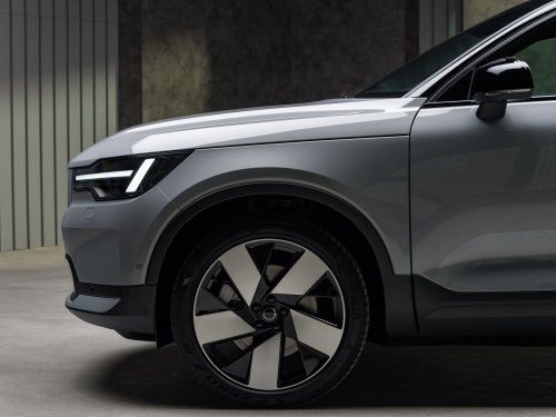 Volvo’s Decade-Old XC40 Refuses To Die, Gains Design And Tech Updates