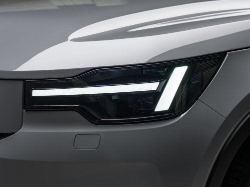 Volvo’s Decade-Old XC40 Refuses To Die, Gains Design And Tech Updates