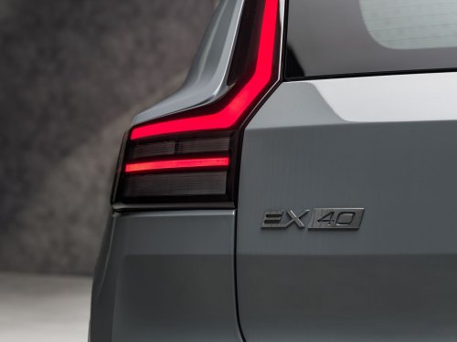 Volvo’s Decade-Old XC40 Refuses To Die, Gains Design And Tech Updates
