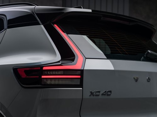 Volvo’s Decade-Old XC40 Refuses To Die, Gains Design And Tech Updates